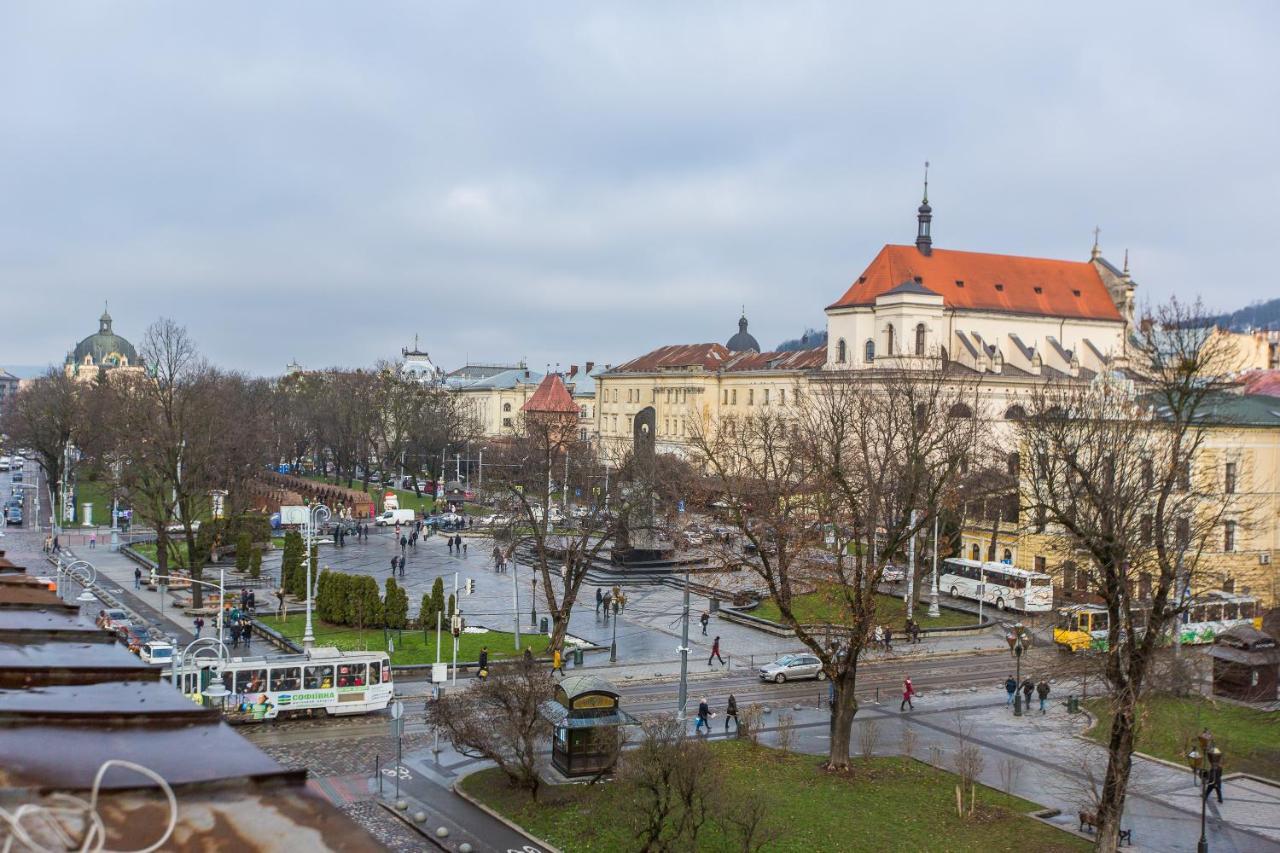 В Центрі Біля Ратуші Вулиця Площа Ринок 11 Lviv Exterior photo