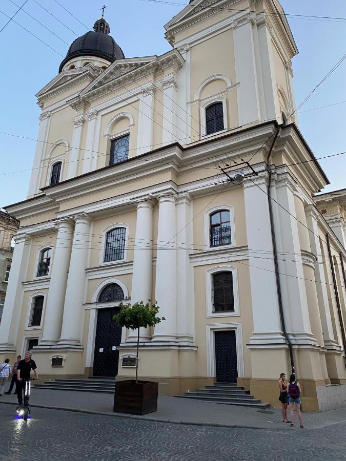 В Центрі Біля Ратуші Вулиця Площа Ринок 11 Lviv Exterior photo