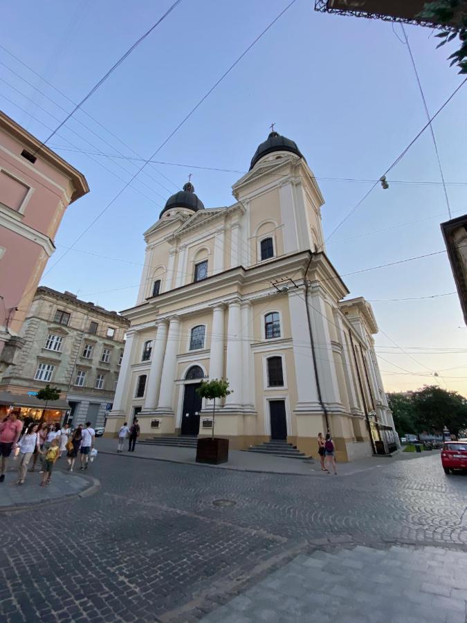 В Центрі Біля Ратуші Вулиця Площа Ринок 11 Lviv Exterior photo